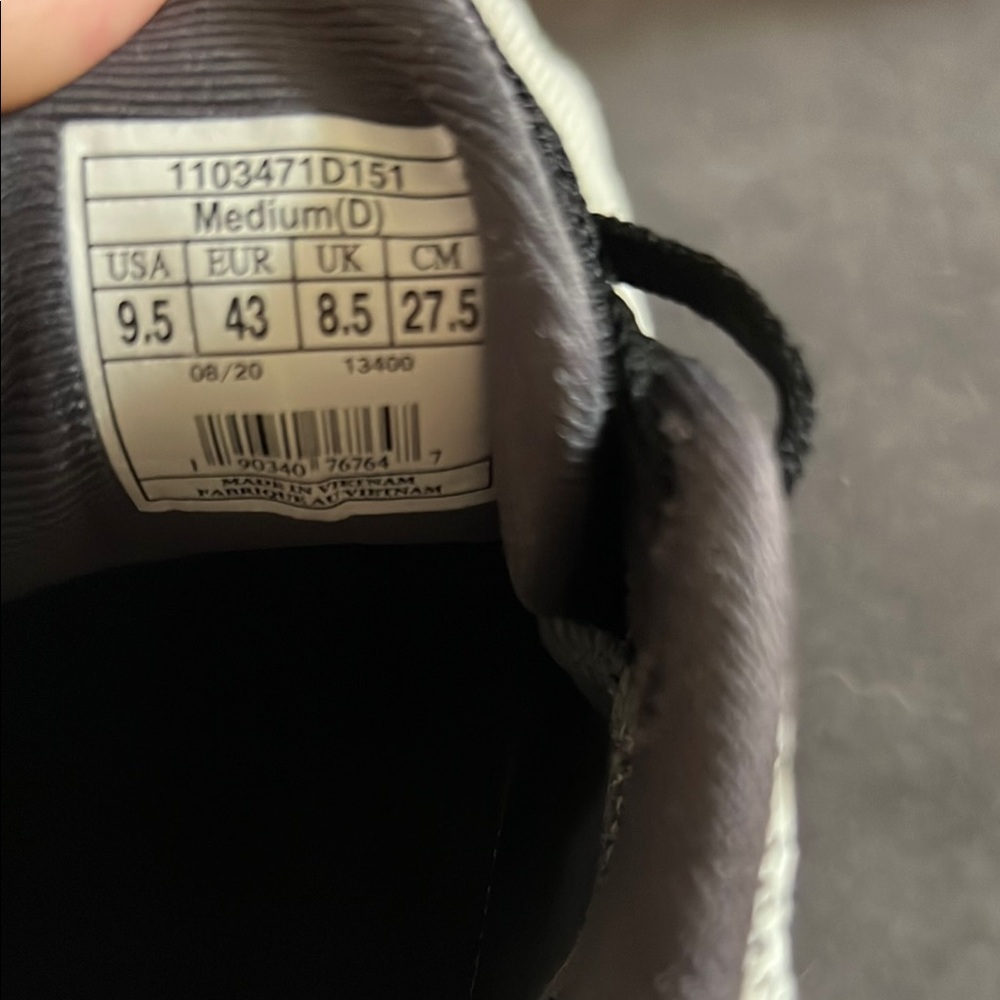 Brooks White and Black Athletic Shoes with Retro Silhouette - Picture 4 of 4